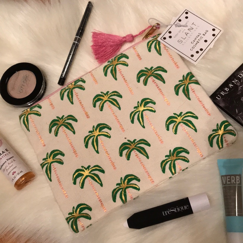 NWT palm tree cosmetic bag 🌴